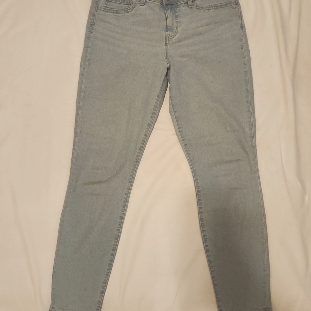 Gap, Size 6/28, light blue skinny jeans